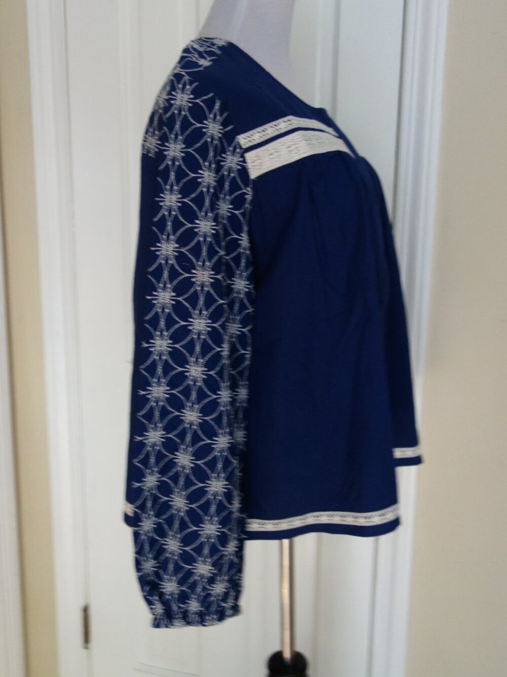 NWT LOGO LAVISH Navy Snap Front Boho Top w/ Lace & Embroidery – XL - Picture 3 of 7